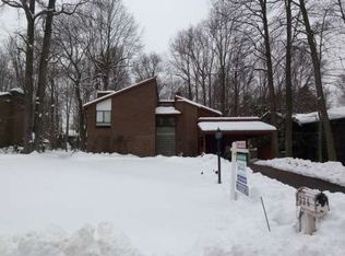 3226 Amberley Ln, Fairfax, VA 22031
