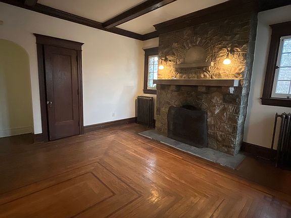 3rd image of 2110 W Walnut St #A