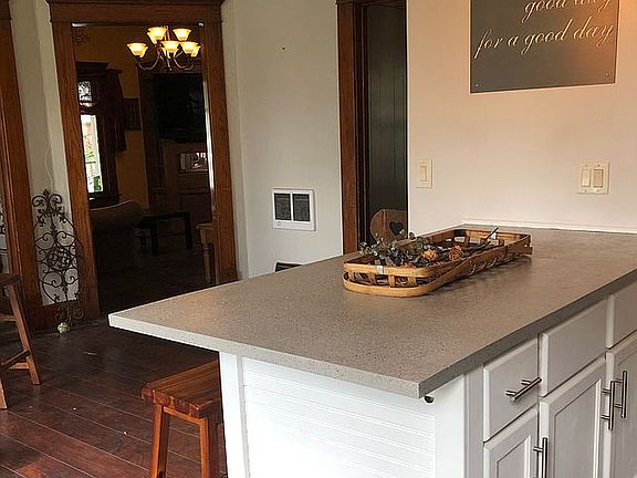 Kitchen peninsula