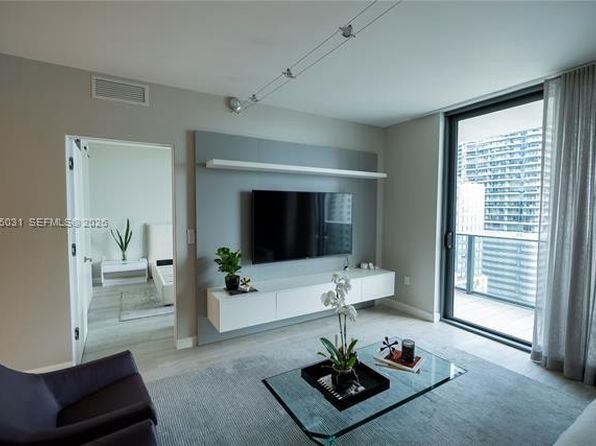 45 SW 9th St APT 1705