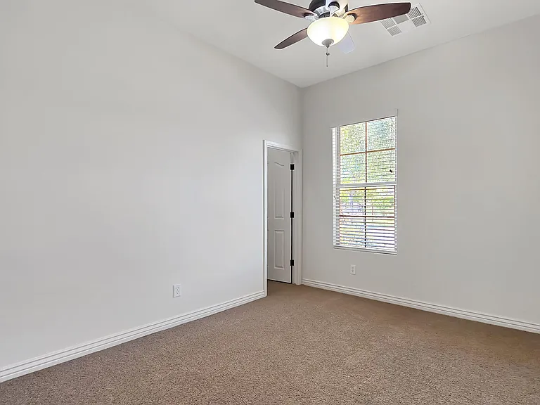13637 S 175th Dr — Photo 24