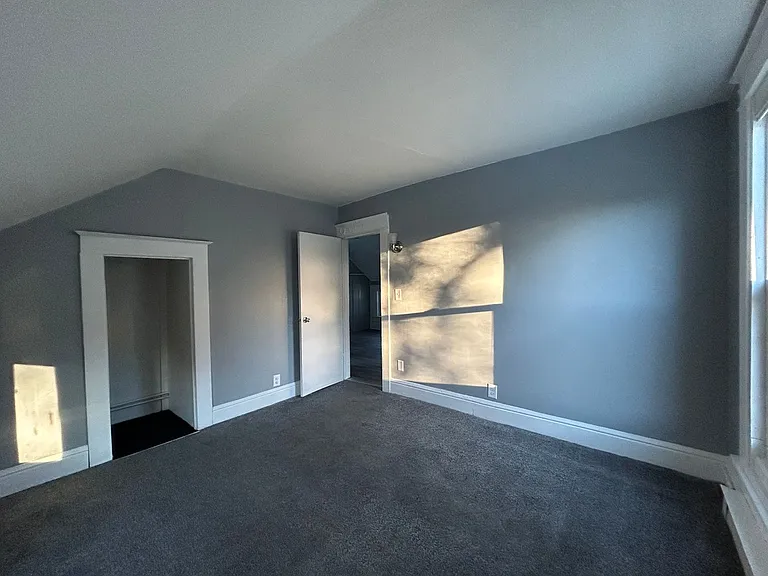 323 Sherman St — Photo 7