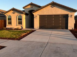 1116 Bristlecone Dr, Madera, CA 93638