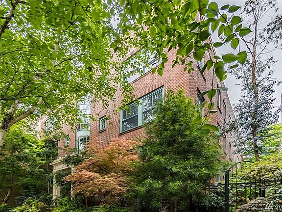 3rd image of 408 Bellevue Ave E APT 204