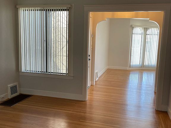 5th image of 626 Geneva Ave #1