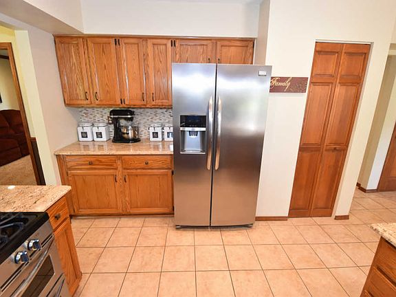 3rd image of 1719 Jeanette Ave