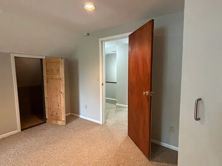 414 E Main St — Photo 30