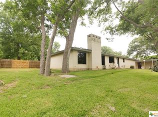 677 County Road 90b, Gonzales, TX 78629