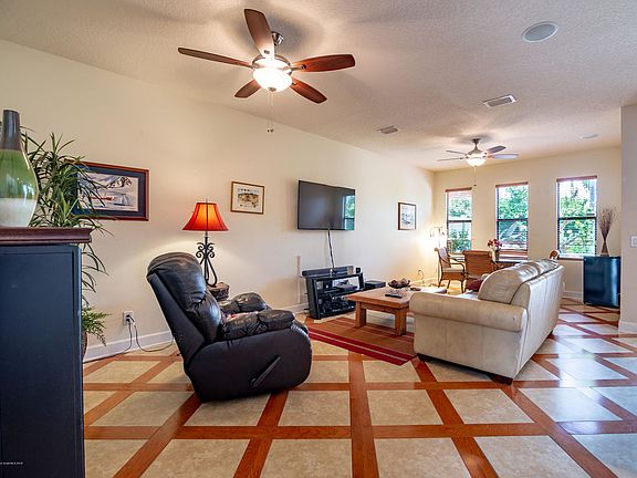 3rd image of 764 Ventura Dr