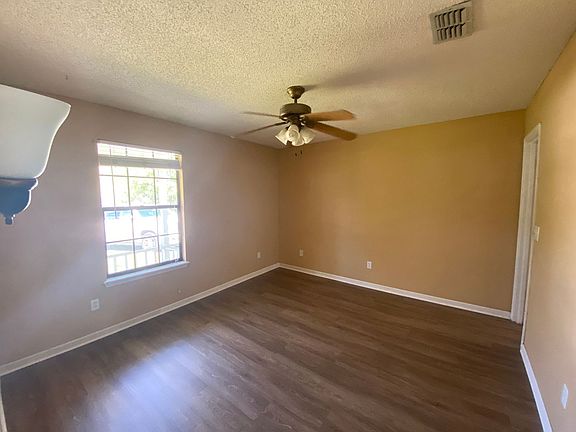 5th image of 2611 Peppermill Ct