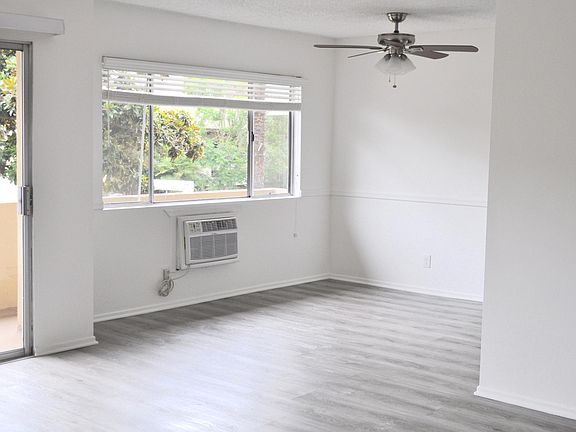 Natural lighting and an in-wall AC unit.