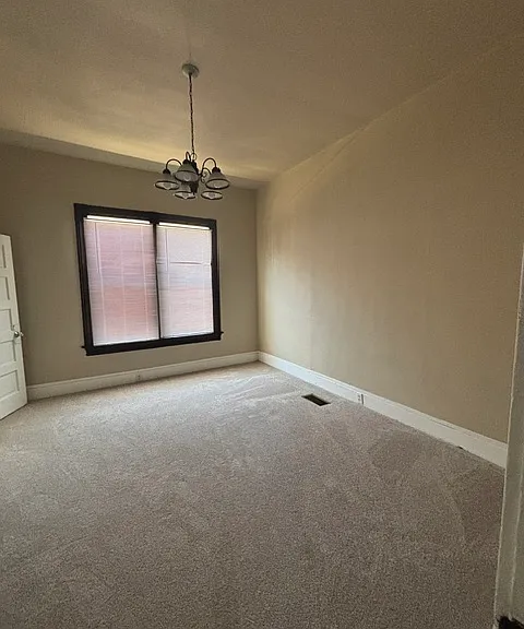 121 W Rose St — Photo 8