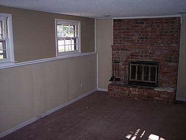 3rd image of 5916 W 95th St