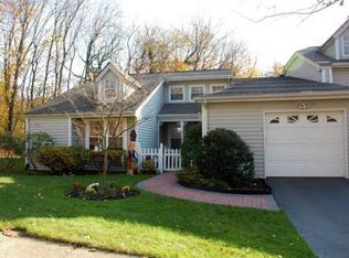 5 Victorian Ct, Huntington, NY 11743