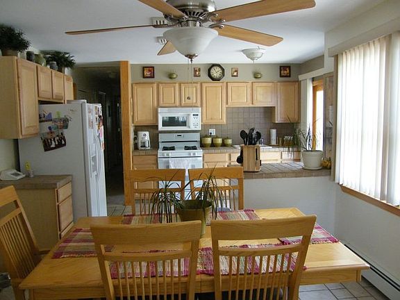 Huge Eat-in Kitchen