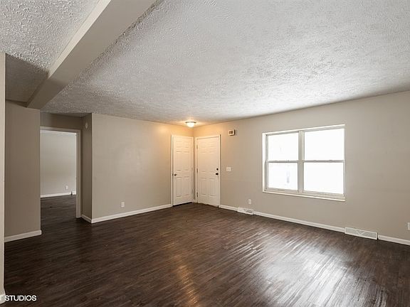 2nd image of 23386 Forestview Ave