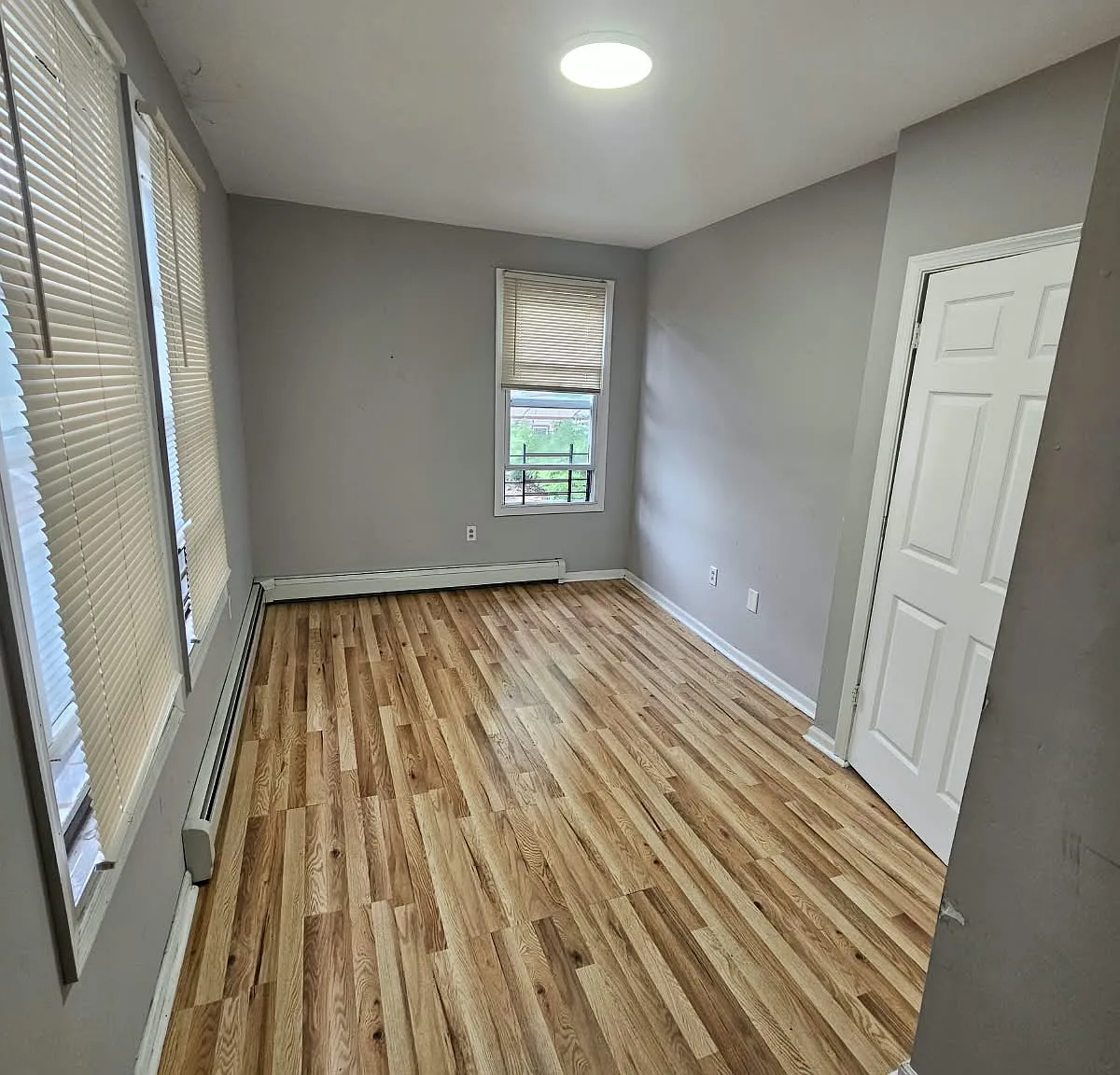 3 bed, $2,100 — Photo 4