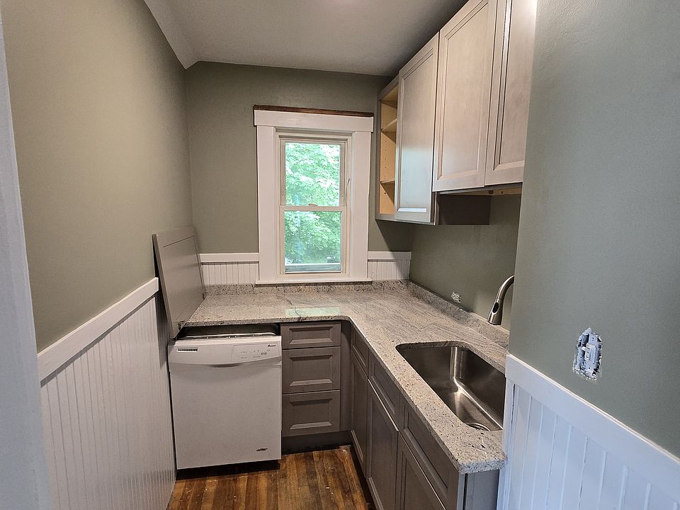 Newly renovated. Cabinet and switch cover fixed after photo taken.