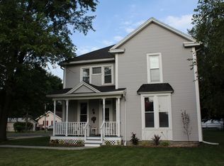 600 N 5th St, Charleston, IL 61920