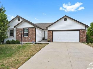 2619 Prairie Elm Dr, Lawrence, KS 66047