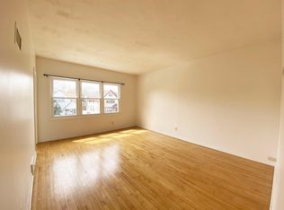 2962 N Pierce St #A, Milwaukee, WI