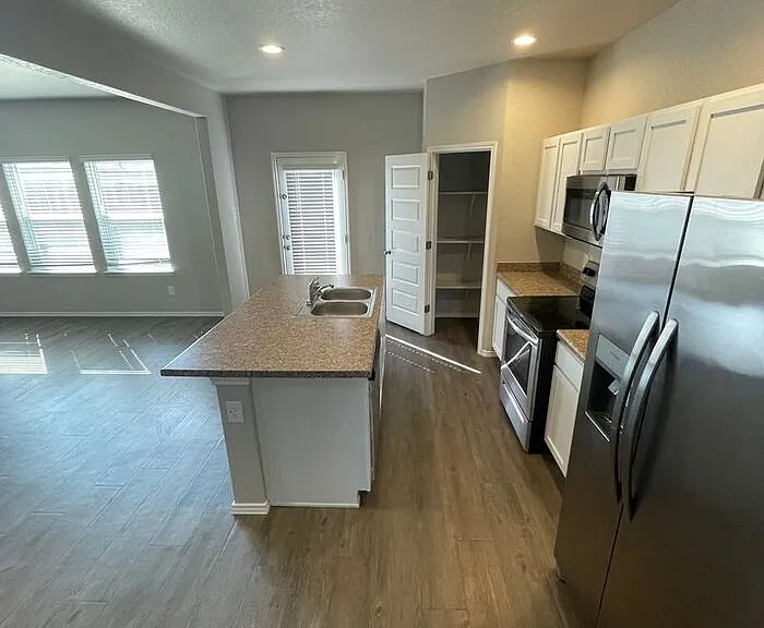 12928 Candace Way — Photo 9