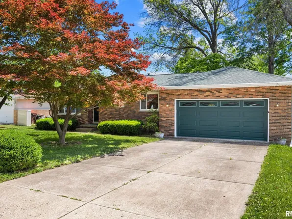 1814 W Latham Ln, Peoria, IL 61614