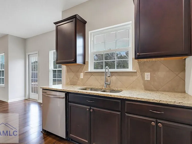 64 Brandonwood Rd NE — Photo 16