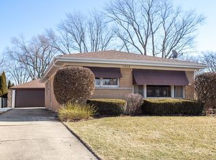 1975 Maple St, Des Plaines, IL 60018