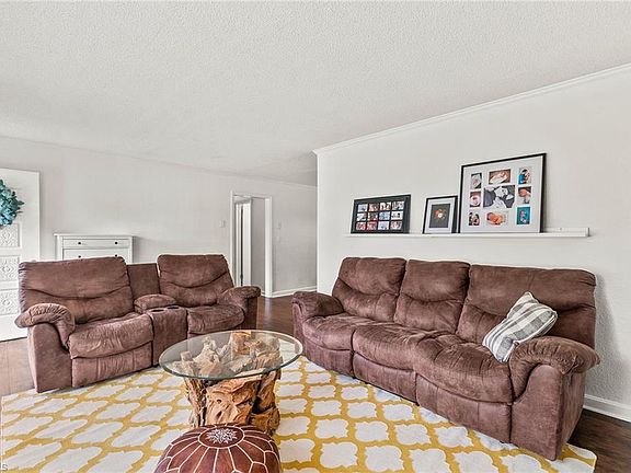 5th image of 3622 Fairlane St