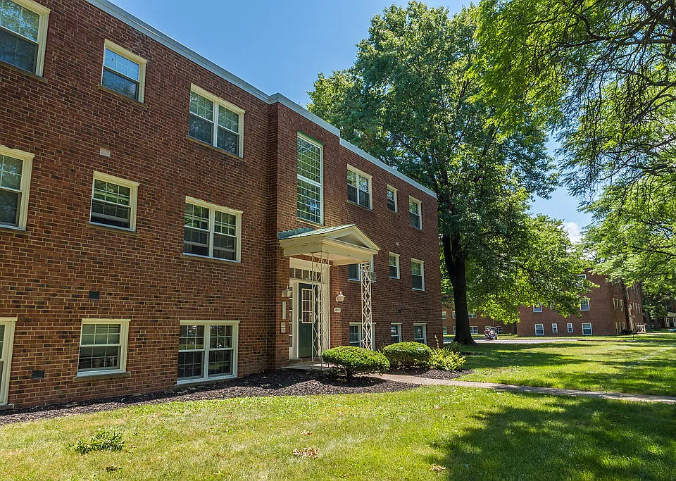 Broadview Gardens Apartments