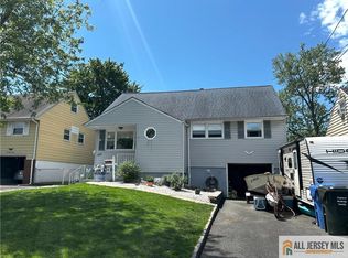 133 Pleasant Ave, Iselin, NJ 08830