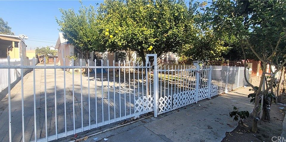 1553 E 52nd St, Los Angeles, CA 90011 | Zillow