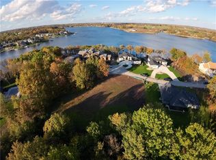 15 Tahoma Rdg, Lake Winnebago, MO 64034