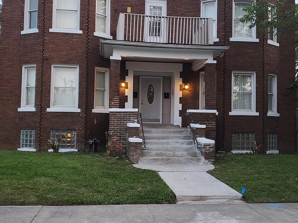 1st image of 27 Pasadena St