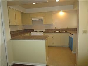 5th image of 1329 N Fashion Ln APT 4