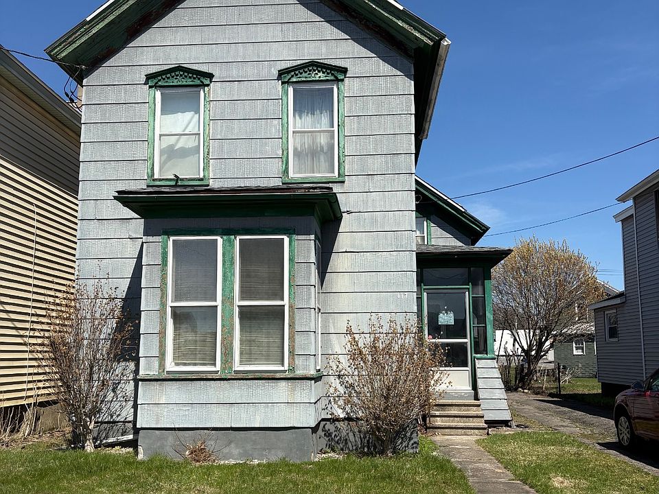 1st image of 117 1st Ave
