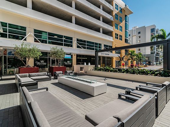 4th image of 1120 E Kennedy Blvd #1-820W