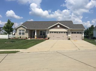 1033 W Fallen Lake Dr, Waterloo, IL 62298