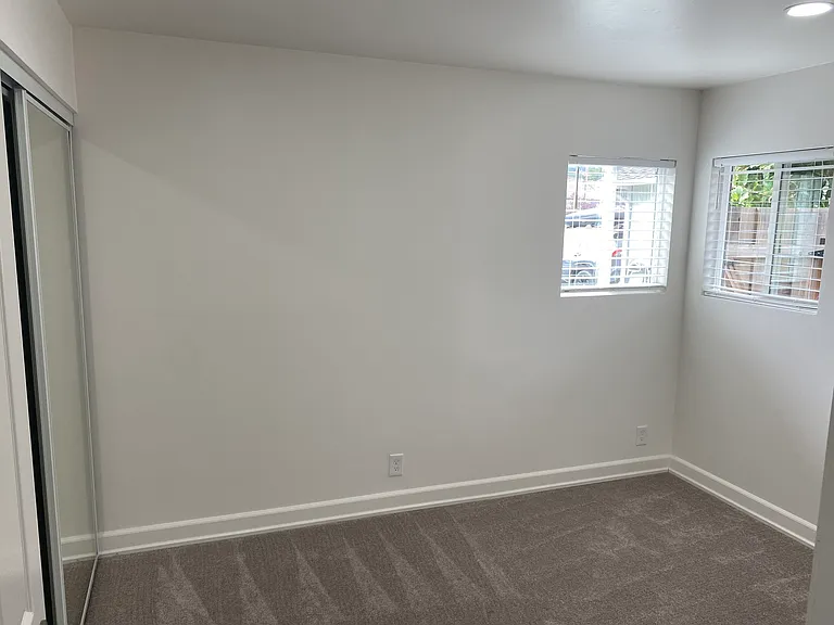 502 Wessex Way — Photo 11