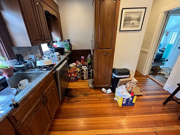 2nd image of 45 Bowdoin St #B