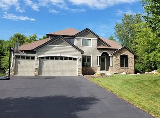 704 Applewood Cir, Victoria, MN 55386