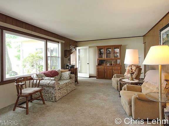 2nd image of 7186 Peninsula Dr NE