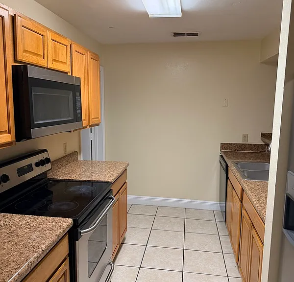 479 Prestwick Pl — Photo 3