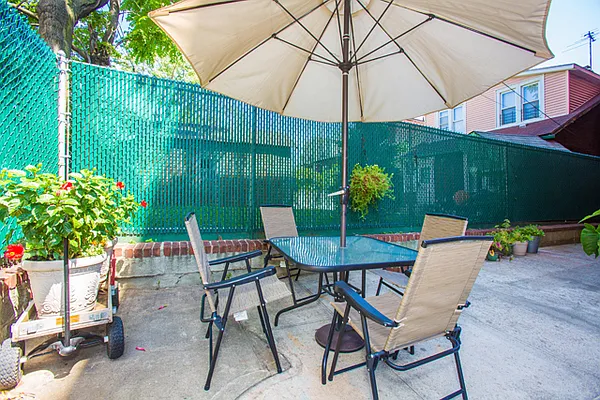 Sold by Dwelling Homes | media 35