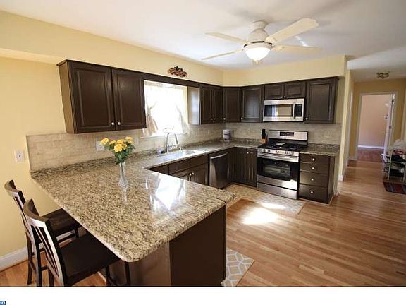 2nd image of 463 Greenwood Dr