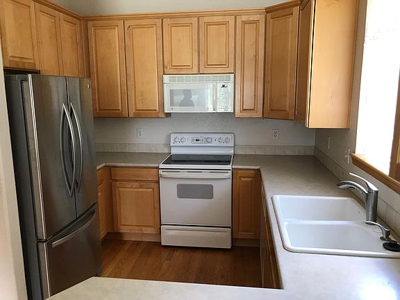 KItchen. Refrigerator has ice maker.