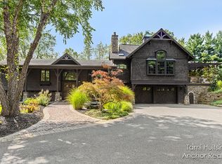 5501 Canyon River Dr NE, Ada, MI