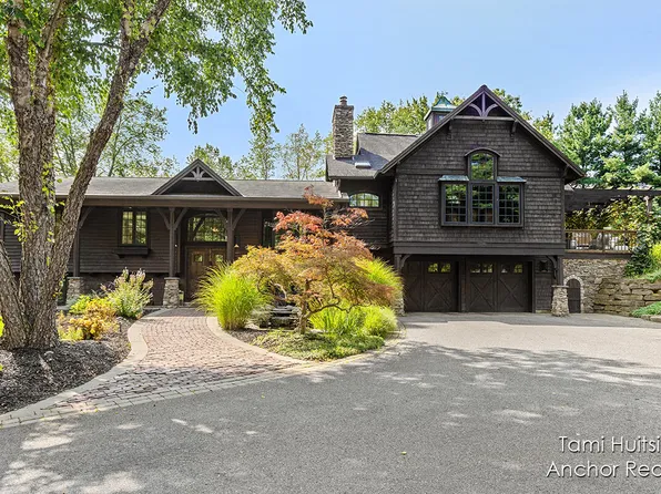 5501 Canyon River Dr NE, Ada, MI 49301