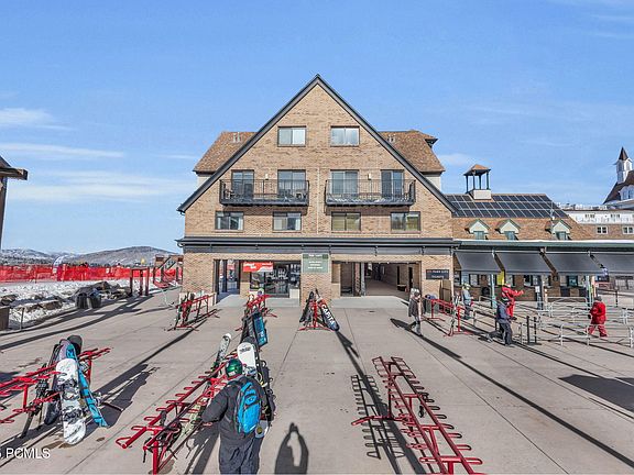4th image of 1401 Lowell Ave #39